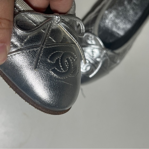 CHANEL Metallic Silver Flats - Picture 12 of 12